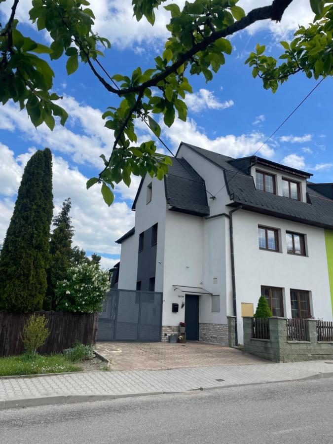Apartment Dubnica-Prejta 2 Dubnica nad Váhom Zewnętrze zdjęcie